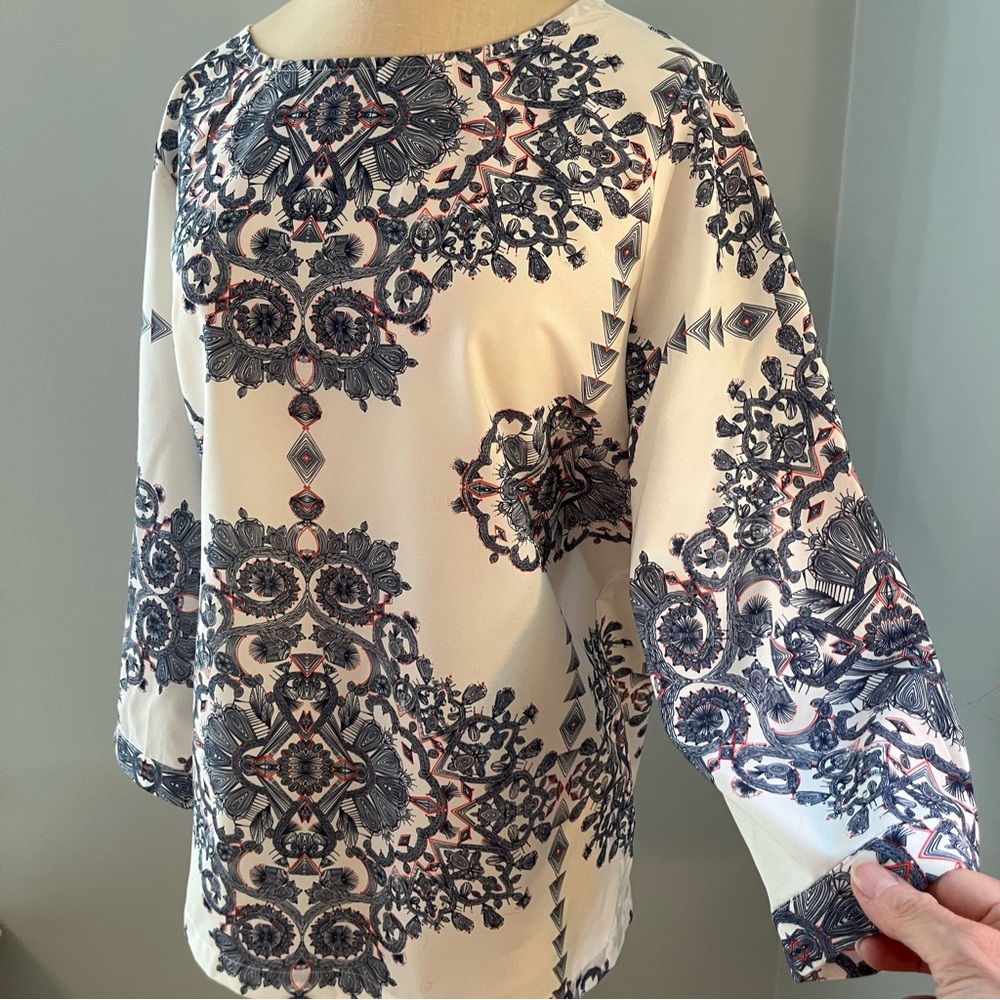 Abstract Paisley Top - Picture 4 of 10